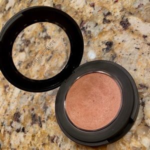 Bare Minerals Bounce & Blur Blush in Blurred Buff